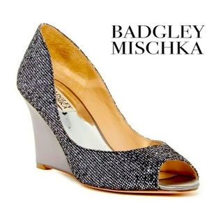 Badgley Mischka  Awake Peep Toe Bridal Wedge        Black Glitter